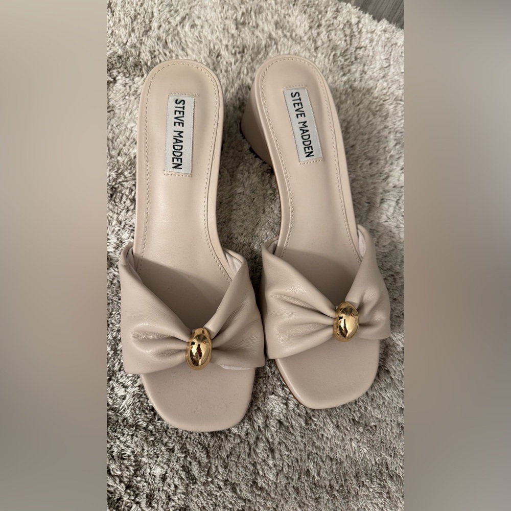 Steve Madden Cream Gold Accent Heels - used once only
